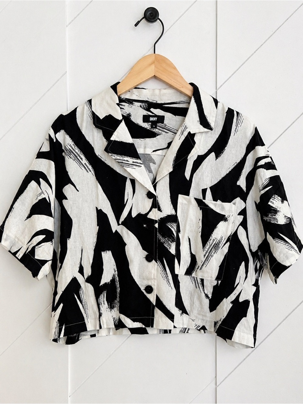 DKNY Black White Abstract Button Front Crop Top Size M